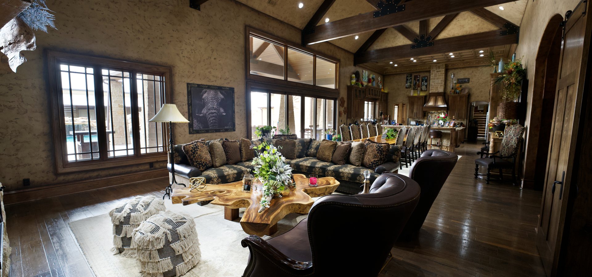 Great room with exposed timber trusses at Saulsbury House